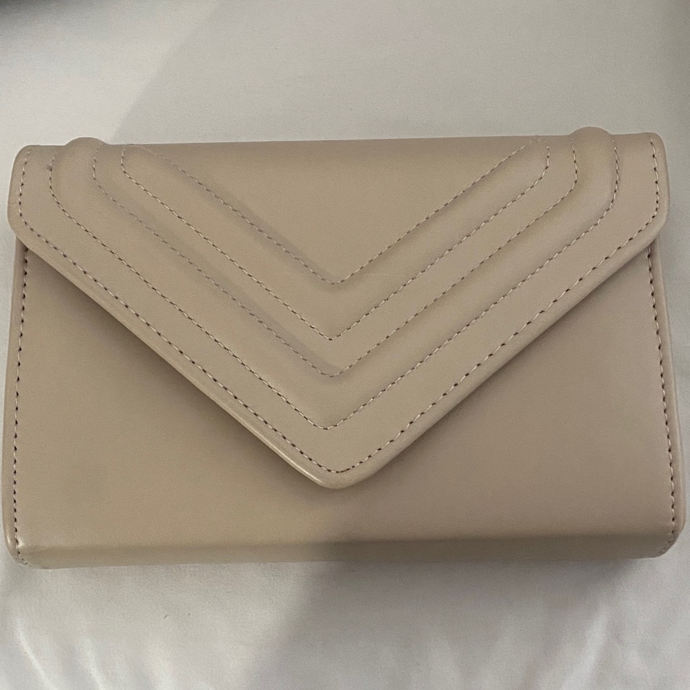 Elegant Tan Women's Clutch/Crossbody